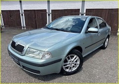 Skoda Octavia Lim. Tour AHK vom Rentner Alus TOP