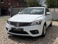 Bild des Angebotes Kia Ceed / cee'd Ceed 1.4 CVVT Attract