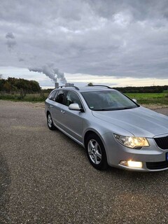 Bild des Angebotes Skoda Superb Combi 2.0 TDI FAMILY