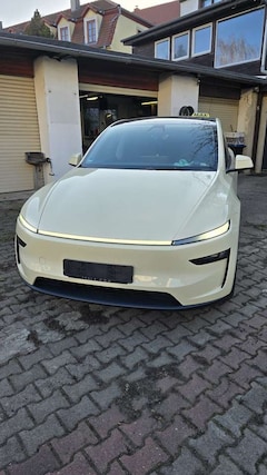 Tesla Model Y Long Range Dual Motor AWD