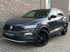 Bild des Angebotes VW T-Roc Virtual Cockpit Design-Paket Black Style
