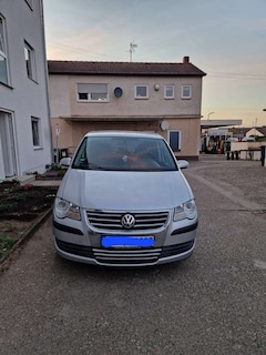 Bild des Angebotes VW Touran sieht gut aus