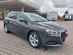 Bild des Angebotes Hyundai i40 cw blue Trend Autom. Klima Sitzheiz. 8xRäder