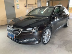 Bild des Angebotes Skoda Superb Combi 4x4 DSG Pano VirtCP LED AppLink AHK