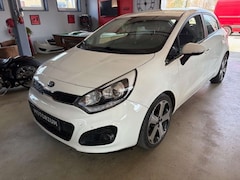 Bild des Angebotes Kia Rio Spirit~Navi~Kamera~SHZ~Lenkradhzg~Klimaauto~PDC