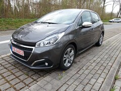 Bild des Angebotes Peugeot 208 Allure*Shz*Tempo*PDC*Pano*Navi