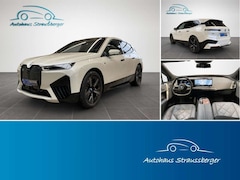 Bild des Angebotes BMW iX M60 AHK ACC PANO 360° HUD  B&W SHZvr&hi LASER