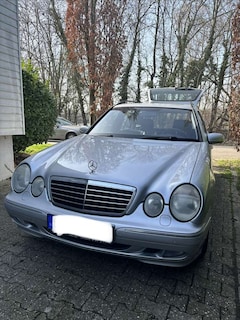 Bild des Angebotes Mercedes-Benz E 240 T Avantgarde