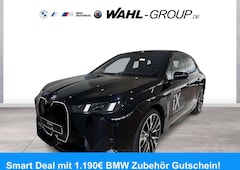 Bild des Angebotes BMW iX xDrive45 M Sport Pro AHK Panorama HeadUp IconicGlo