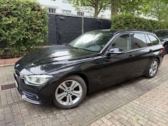 Bild des Angebotes BMW 318 d KOMBI SPORT LINE NAVIGATION|1.HAND|LED