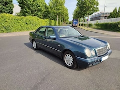 Bild des Angebotes Mercedes-Benz E 240 E-Klasse Elegance sehr guter Zustand Bis: 26.6