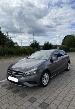 Bild des Angebotes Mercedes-Benz A 200 (BlueEFFICIENCY) 7G-DCT /Navi/Sitzh/Klimaanlage