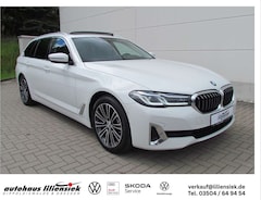 Bild des Angebotes BMW 120 5 Touring (G31)(2017->) 530 i Luxury Line LASER...