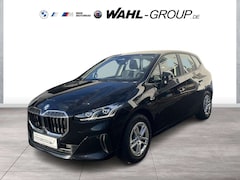 Bild des Angebotes BMW 225 e xDrive ACTIVE TOURER DKG NAVI LED SPORTSITZE KOM