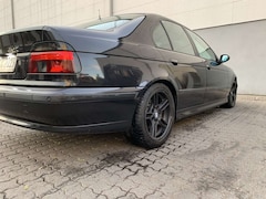 BMW 528 528i