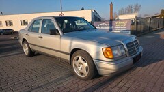 Bild des Angebotes Mercedes-Benz 300 E *H-Kennzeichen*-AUTOMATIK* 3.0-TÜV/AU 01/28