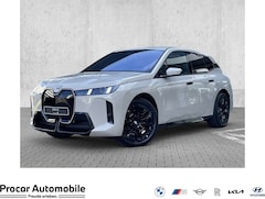 Bild des Angebotes BMW iX xDrive45 M Sport DA PROF PA PROF AHK 22"