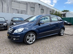 Bild des Angebotes Mercedes-Benz B 200 AUTOMATIK KLIMAAUT. SHZ AHK SPORT-PAKET