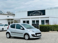 Peugeot 107 Active Bluetooth Klima TÜV + Service NEU LED