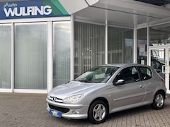 Bild des Angebotes Peugeot 206 1.4 HDI Klimatronik Hand Radio  CD