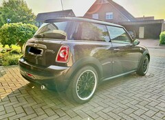 Bild des Angebotes MINI One Cooper D TÜV03/27 Panorama Ganzjahresr. fast Voll