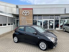 Toyota Aygo x-play *5-TÜRIG*AT*WENIG KM*