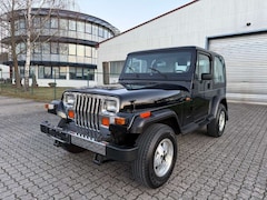 Jeep Wrangler YJ 4.0 *OLDTIMER* 1-Hand *Top Zustand*
