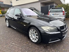 Bild des Angebotes BMW 320 Touring 320i M Sportpaket Leder SH PDC