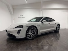 Bild des Angebotes Porsche Taycan Perf. Batterie + Beifahrer Display Kreide