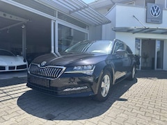 Skoda Superb Combi 2.0TDI DSG STYLE*VC*LED*NAVI*PDC*ALU