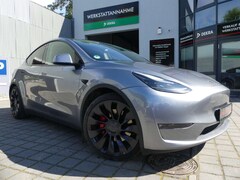 Bild des Angebotes Tesla Model Y LRG Performance Dual AWD PANO/WÄRMEPUMPE