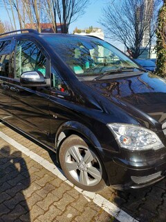 Bild des Angebotes Mercedes-Benz Viano 3.0 CDI DPF kompakt Automatik Ambiente Edition
