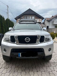 Bild des Angebotes Nissan Navara dobel cabine 3.0 V6. 4x4
