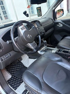 Bild des Angebotes Nissan Navara dobel cabine 3.0 V6. 4x4