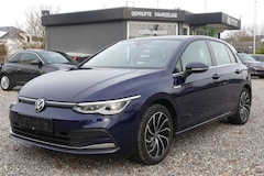 Bild des Angebotes VW Golf Style 1.5 eTSI*NAVI*SHZ*SR*WR*KAMERA*ACC*MASSAGE*