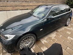 Bild des Angebotes BMW 325 325i Touring Aut.