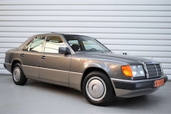 Bild des Angebotes Mercedes-Benz 230 E+Schiebedach+H-Zulassung+88.200km