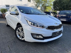 Bild des Angebotes Kia ProCeed / pro_cee'd 1.6 GDI 135 PS - Panorama, Klima, TÜV bis 02/2027
