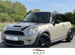 Bild des Angebotes MINI Cooper S BI-Xenon*Pano*Leder*SHZ*PDC Klima
