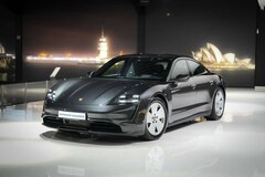 Bild des Angebotes Porsche Taycan Basis*KOMF.-SITZE*SOUND-PACKAGE+*HEAD.UP*
