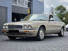 Bild des Angebotes Jaguar XJ6 X300 Sovereign 4.0 AUTOM LEDER KLIMA Oldtimer