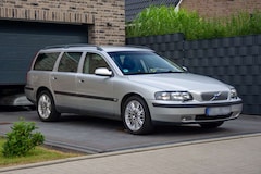 Bild des Angebotes Volvo V70 2.4 / TÜV 02/26 / 8-Fach bereift / Vollleder
