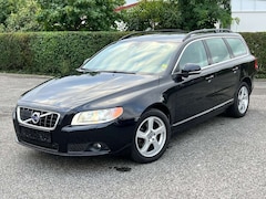 Bild des Angebotes Volvo V70 Kombi Momentum/1Hand/Leder/Kamera/