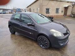 Bild des Angebotes Renault Clio gut gepflegt// TÜV NEU