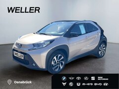 Bild des Angebotes Toyota Aygo X Teamplayer *ACC*CarPlay*CAM*SHZ*Bi-Tone*