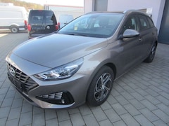 Bild des Angebotes Hyundai i30 1.5iPure,MFL,PDC,SH,LM,GRA