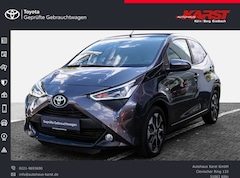 Bild des Angebotes Toyota Aygo 1.0 l  5-tg. TeamD Cabrio TOP Alu Smartphone