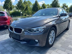 Bild des Angebotes BMW 320 320 i 1.Hand Bi Xenon Bmw Scheckheft 8 fach Pdc