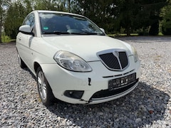 Lancia Ypsilon 1.2 8V Oro Klima