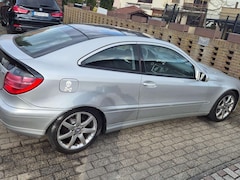 Bild des Angebotes Mercedes-Benz 220